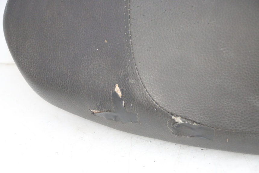 photo de SELLE PEUGEOT KISBEE 4T 50 (2010 - 2017)