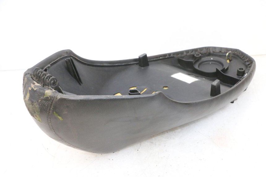 photo de SELLE PEUGEOT KISBEE 4T 50 (2010 - 2017)