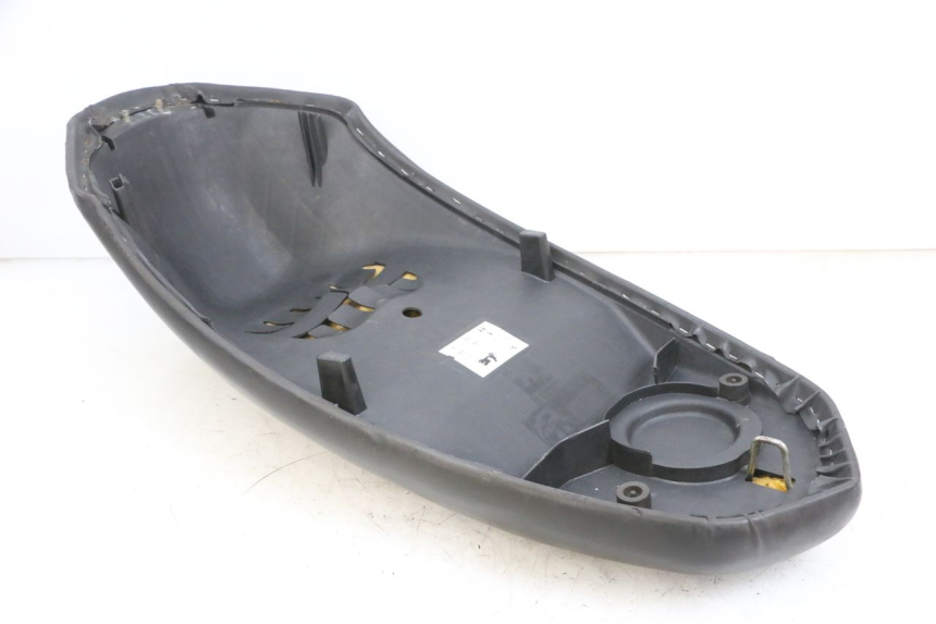 photo de SELLE PEUGEOT KISBEE 4T 50 (2018 - 2022) - Vue produit