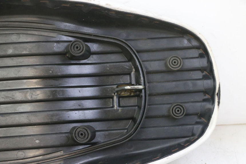 photo de SELLE MBK BOOSTER SPIRIT NAKED 50 (2004 - 2017)