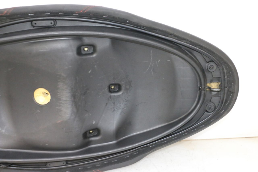 photo de SELLE PIAGGIO MP3 HPE 300 (2019 - 2026) - Vue produit