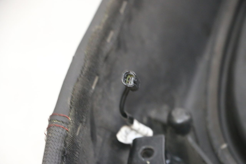 photo de SELLE PIAGGIO MP3 RL 250 (2007 - 2010) - Zoom composants