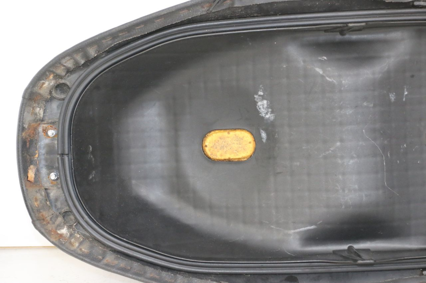 photo de SELLE HONDA NHX LEAD 110 (2008 - 2010) - Marquages et références