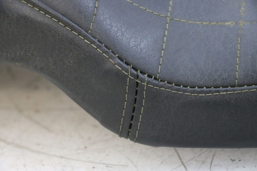 photo de SELLE HONDA NSR R 125 (1994 - 2003) - Détail de la pièce