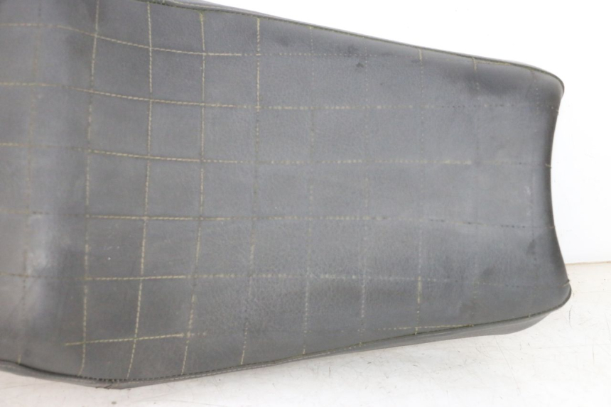 photo de SELLE HONDA NSR R 125 (1994 - 2003) - Inspection visuelle