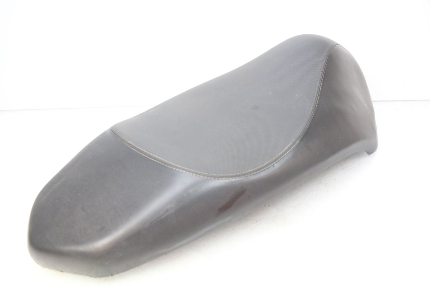 photo de SELLE PEUGEOT KISBEE 2T 50 (2010 - 2017)