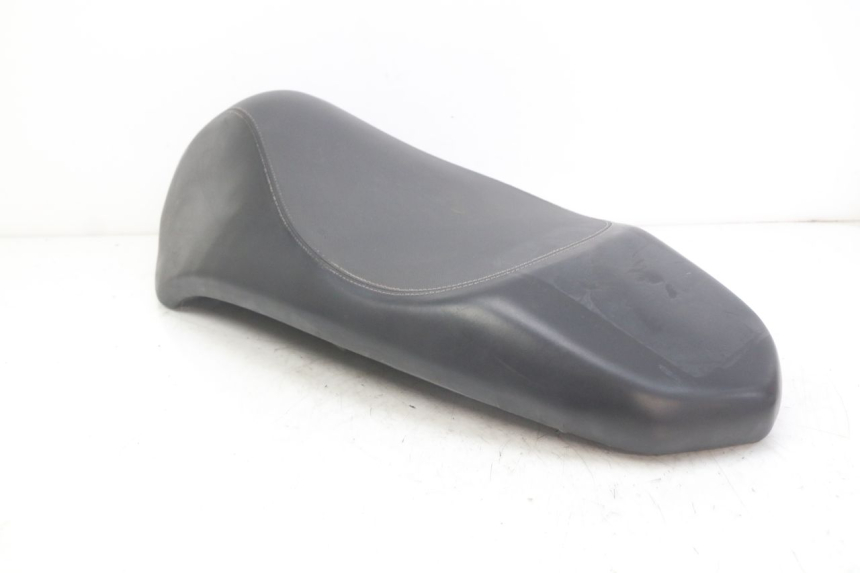 photo de SELLE PEUGEOT KISBEE 2T 50 (2010 - 2017)