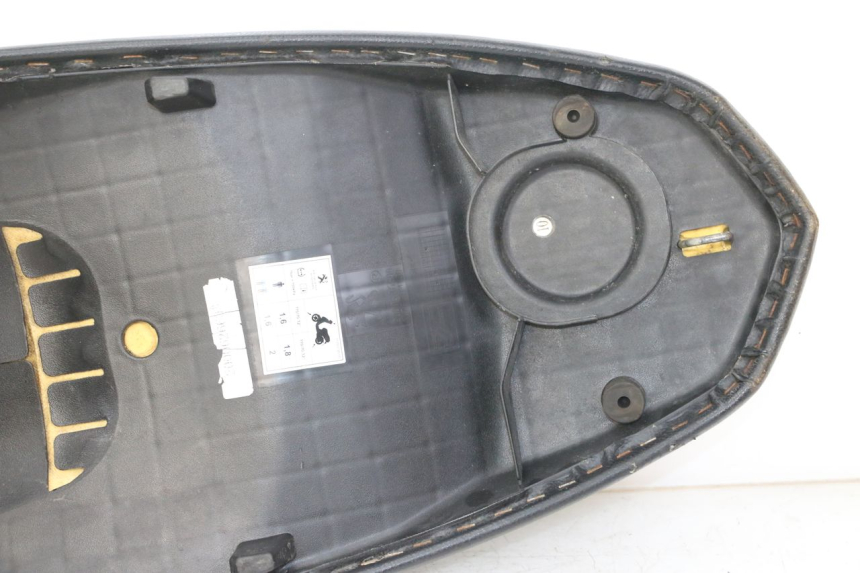photo de SELLE PEUGEOT KISBEE 4T 50 (2018 - 2022)