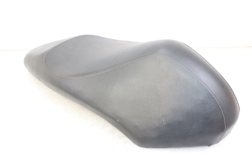 photo de SELLE PEUGEOT KISBEE 4T 50 (2010 - 2017)