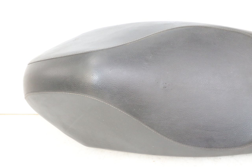 photo de SELLE PEUGEOT KISBEE 4T 50 (2010 - 2017)