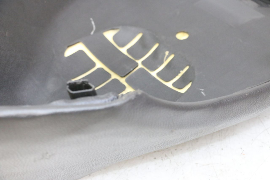 photo de SELLE PEUGEOT KISBEE 4T 50 (2010 - 2017)