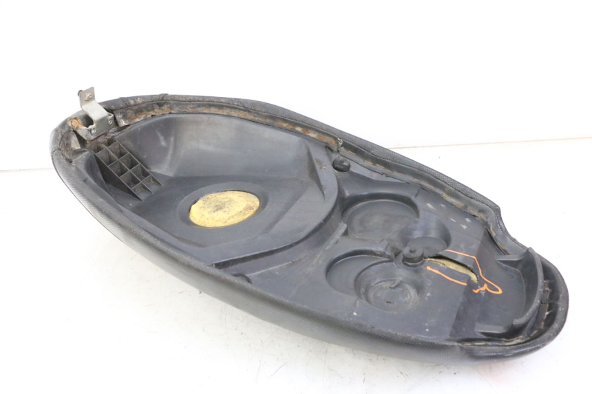 photo de SELLE PEUGEOT TKR TREKKER FURIOUS 50 (2005 - 2014)