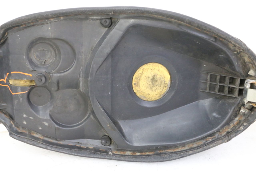 photo de SELLE PEUGEOT TKR TREKKER FURIOUS 50 (2005 - 2014)
