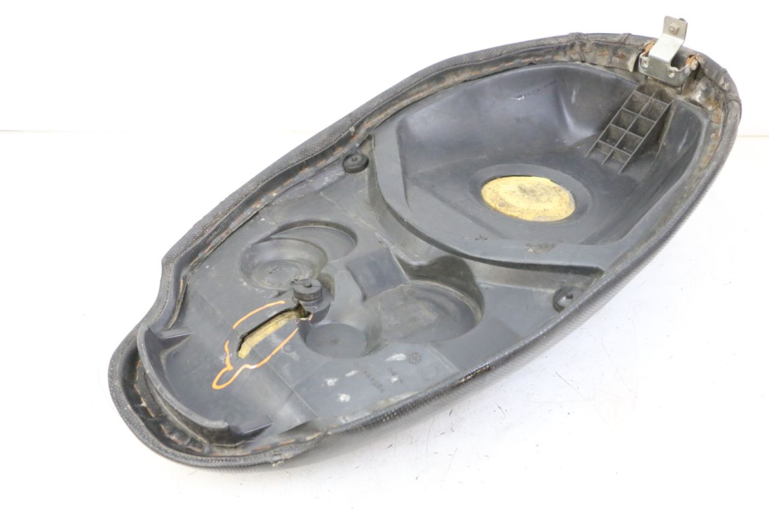 photo de SELLE PEUGEOT TKR TREKKER FURIOUS 50 (2005 - 2014)
