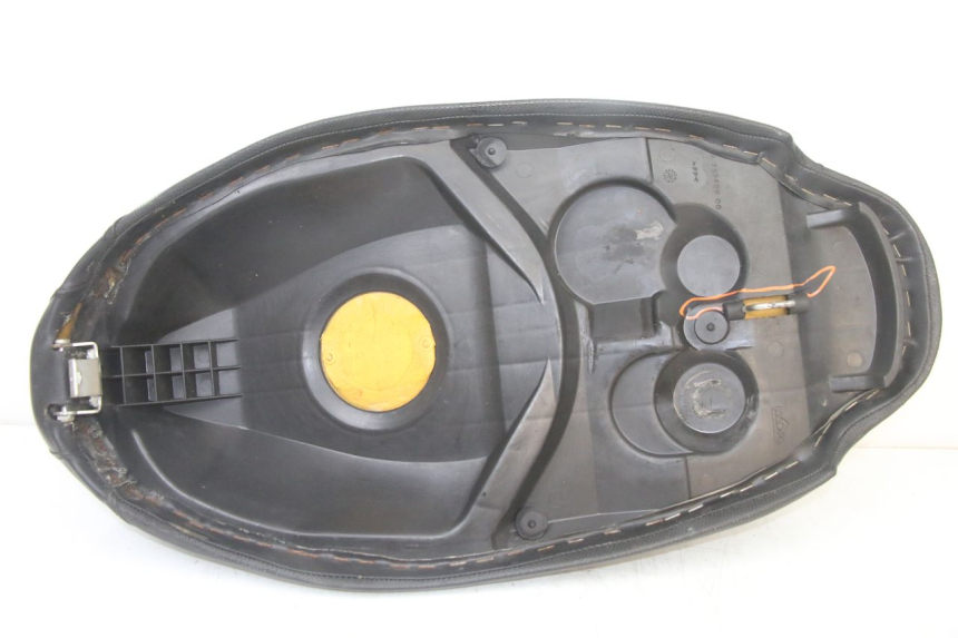 photo de SELLE PEUGEOT TREKKER TKR 50 (2005 - 2014)