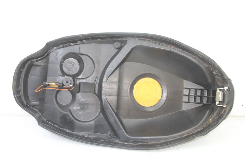 photo de SELLE PEUGEOT TREKKER TKR 50 (2005 - 2014)