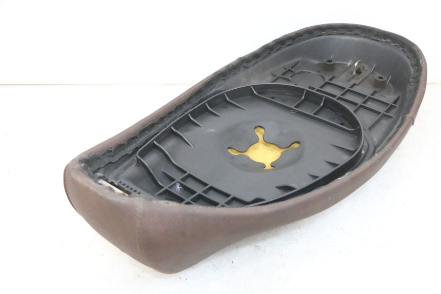 photo de SELLE EFUN PUSA 1 - Gros plan technique