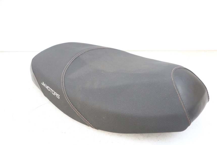 photo de SELLE JM MOTORS SANTANA EVO 50 (2024 - 2026) - Points de fixation