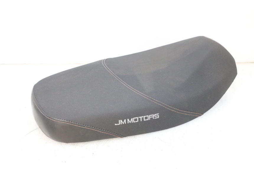 photo de SELLE JM MOTORS SANTANA EVO 50 (2024 - 2026) - État de surface
