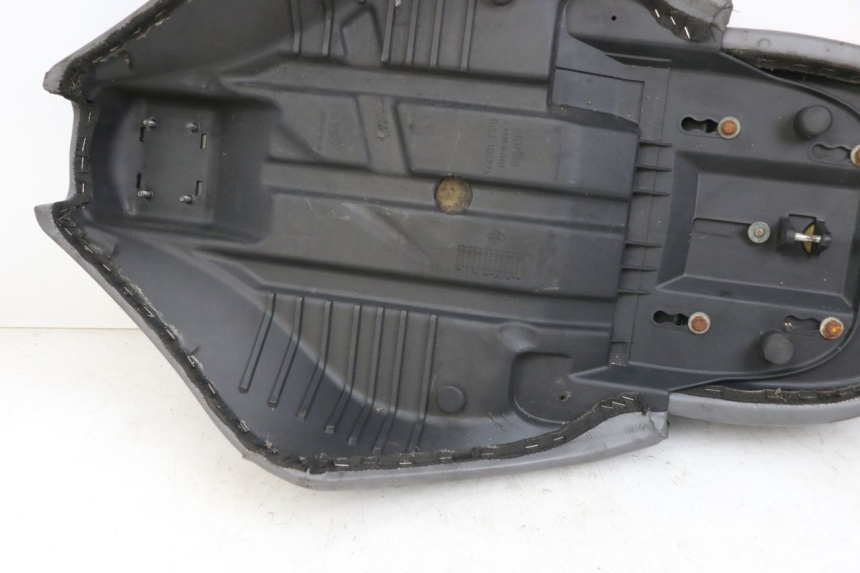 photo de SELLE APRILIA SCARABEO GT 125 (1999 - 2007)