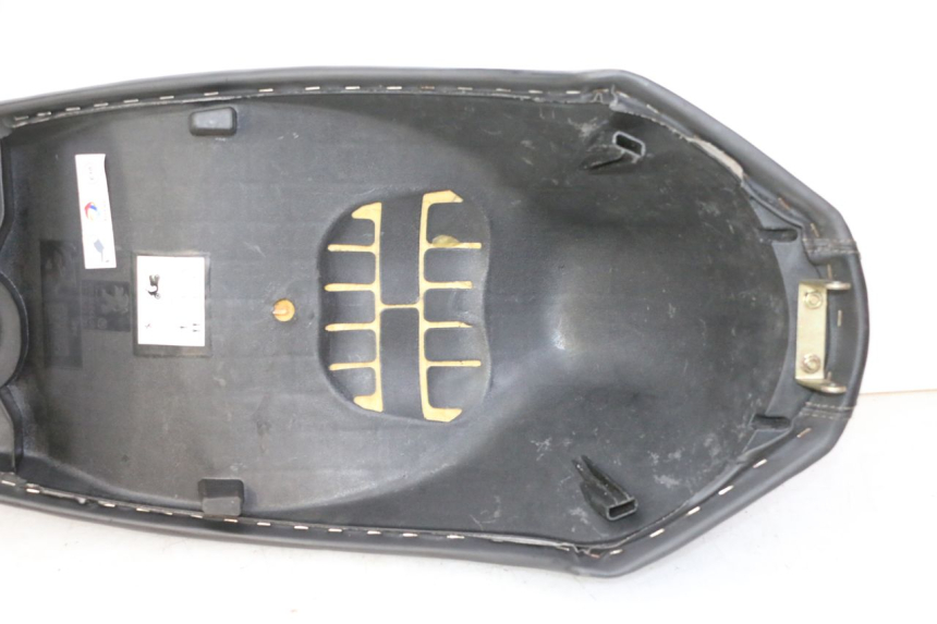 photo de SELLE PEUGEOT STREETZONE I 2T 50 (2018 - 2020)