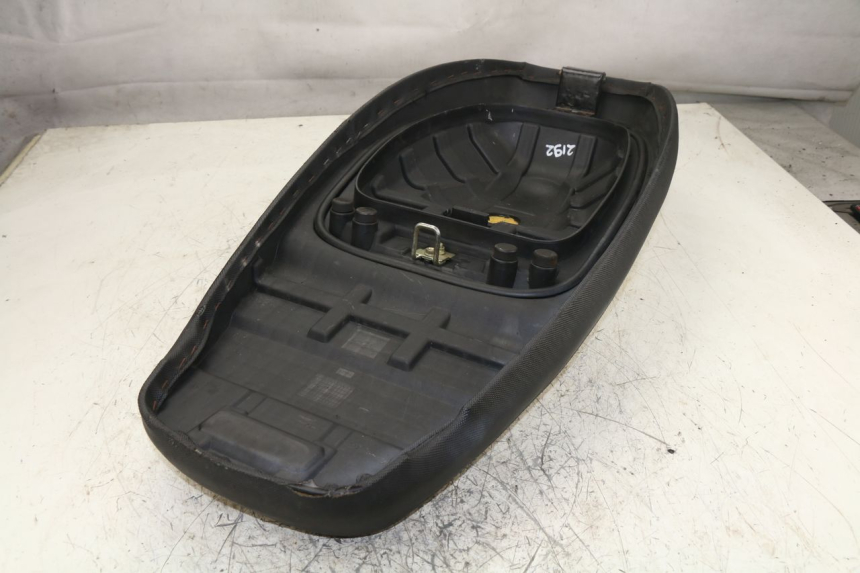 photo de SELLE TNT MOTOR GHOST 50 (2008 - 2010) - Marquages et références