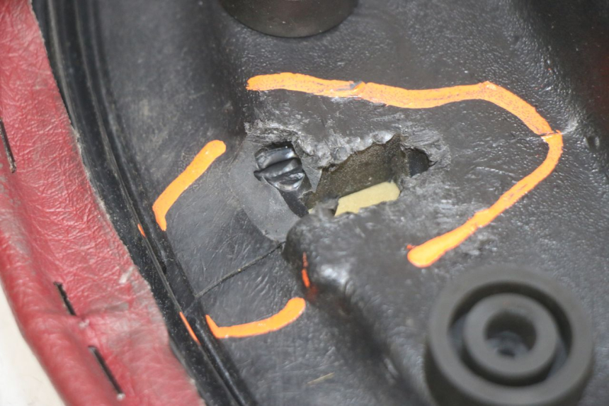 photo de SELLE PEUGEOT TWEET 4T 50 (2014 - 2019)