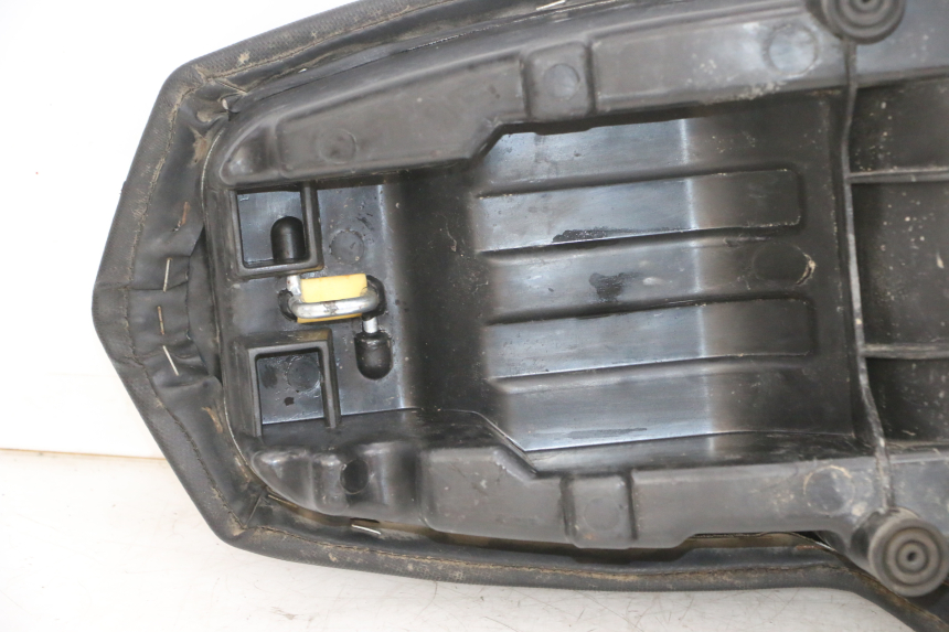 photo de SELLE YAMAHA TZR 50 (2008 - 2016) - Vue rapprochée