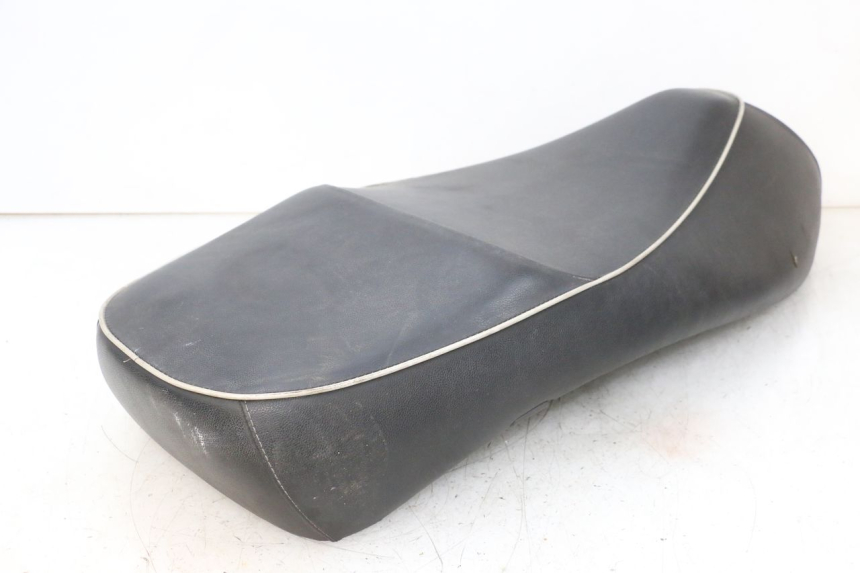 photo de SELLE PIAGGIO VESPA GTS SUPER IE 125 (2009 - 2016) - Vue rapprochée