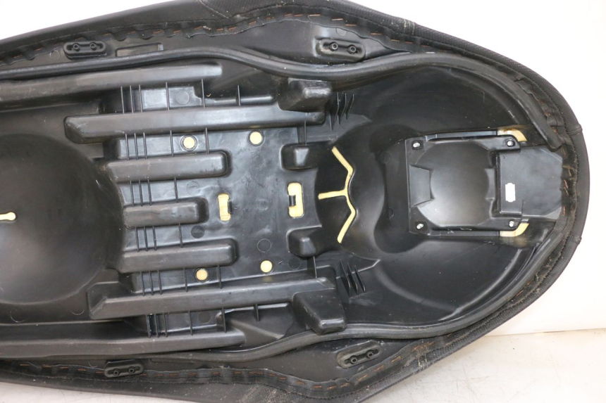 photo de SELLE YAMAHA XMAX X-MAX 125 (2006 - 2009) - Zoom qualité
