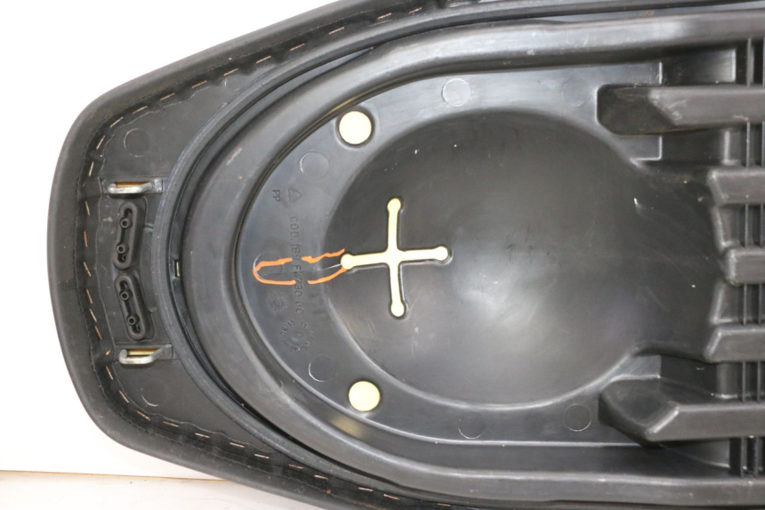 photo de SELLE YAMAHA XMAX X-MAX 125 (2006 - 2009) - Aperçu profil