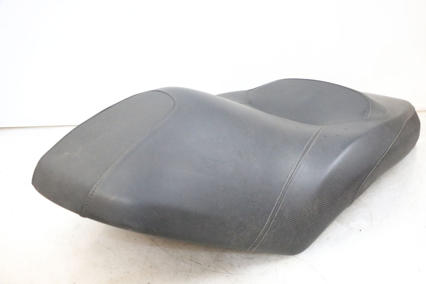 photo de SELLE YAMAHA XMAX X-MAX 125 (2006 - 2009) - Gros plan technique