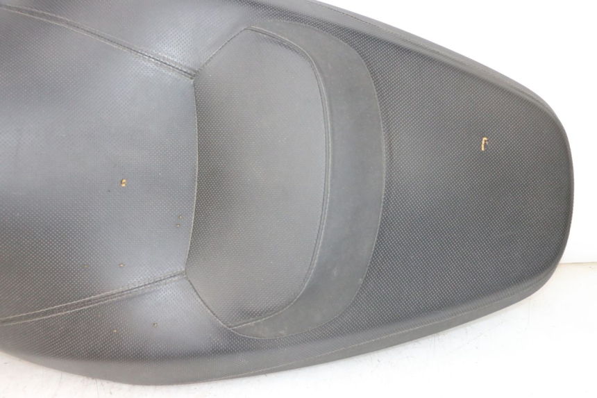 photo de SELLE YAMAHA XMAX X-MAX 125 (2006 - 2009) - Marquages et références