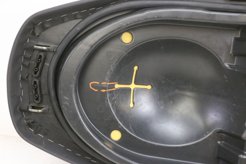 photo de SELLE YAMAHA XMAX X-MAX 125 (2006 - 2009) - Photo complémentaire