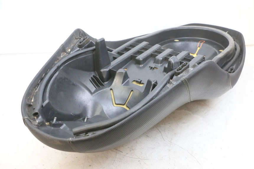photo de SELLE YAMAHA XMAX X-MAX 125 (2006 - 2009) - Zoom état d’usage