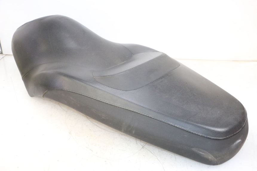 photo de SELLE YAMAHA XMAX X-MAX 125 (2006 - 2009) - Marquages et références
