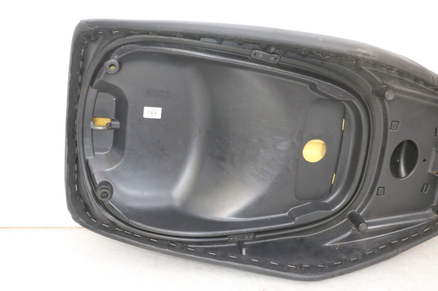 photo de SELLE PIAGGIO XEVO - X EVO 125 (2007 - 2016) - État de surface