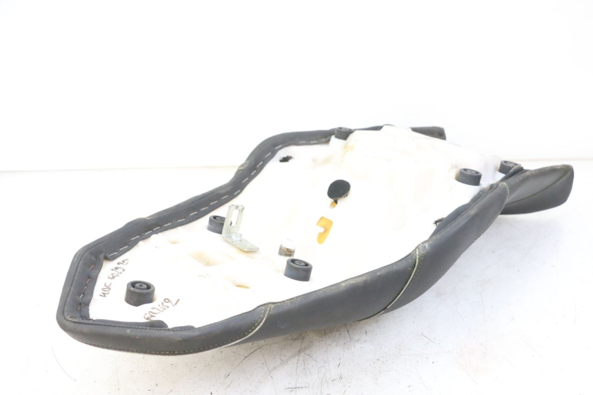 photo de SELLE YAMAHA XJ6 ABS 600 (2008 - 2016)