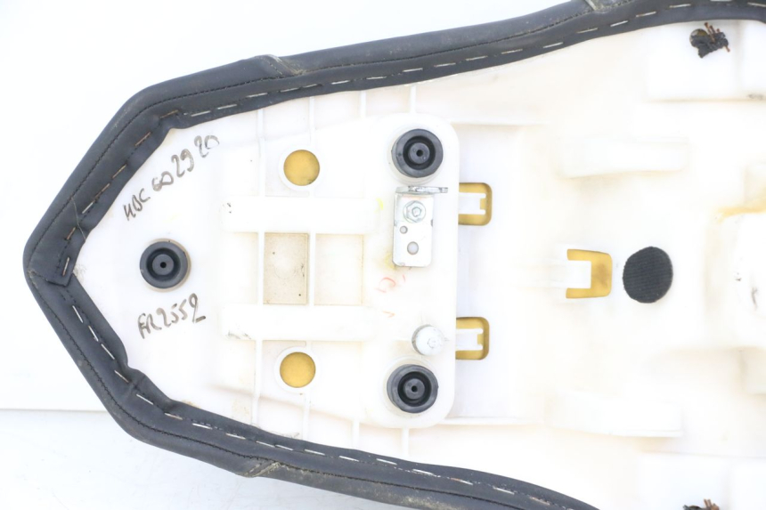 photo de SELLE YAMAHA XJ6 ABS 600 (2008 - 2016)