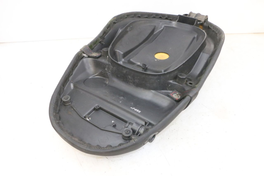 photo de SELLE PIAGGIO ZIP 4T 50 (2018 - 2020) - Points de fixation