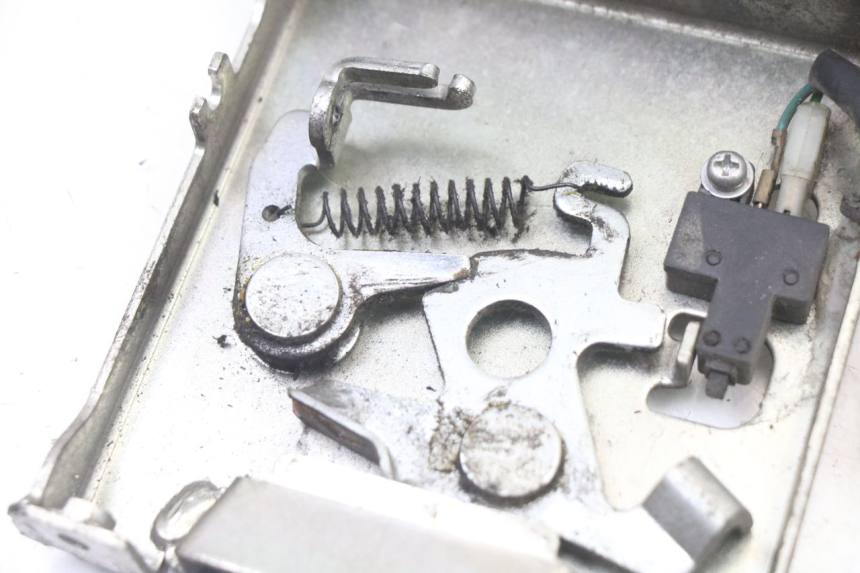 photo de SERRURE SELLE HONDA FES S-WING SWING ABS 125 (2007 - 2015)