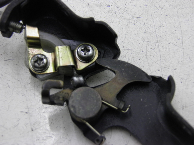 photo de SERRURE SELLE HONDA FES FORESIGHT 250 (1997 - 2002) - Détail de la pièce