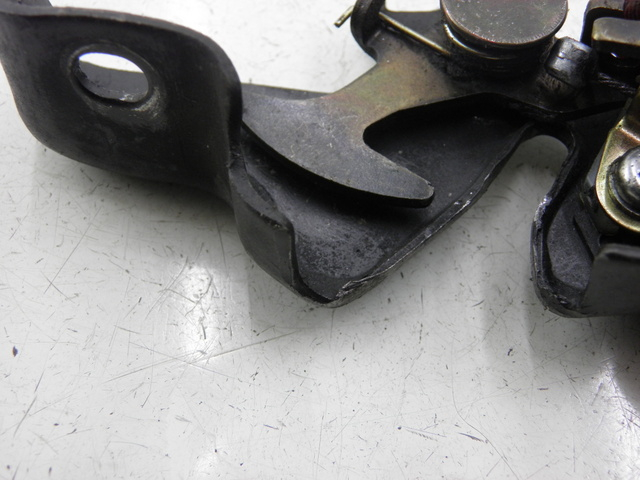 photo de SERRURE SELLE HONDA FES FORESIGHT 250 (1997 - 2002) - Zoom état d’usage