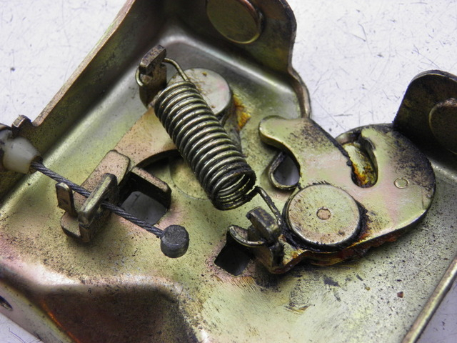 photo de SERRURE SELLE HONDA NH VISION 50 (1985 - 1994) - Détail de la pièce