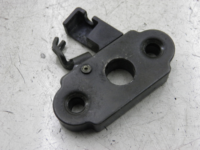 photo de SERRURE SELLE KAWASAKI ZZR 600 (1995 - 2004)