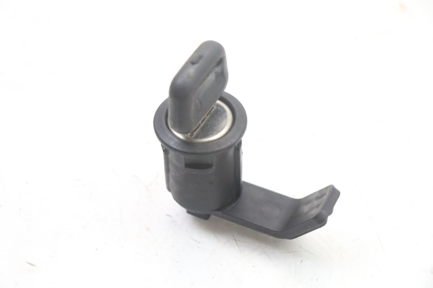 photo de SERRURE SELLE PEUGEOT SATELIS COMPRESSOR K15 125 (2006 - 2009)