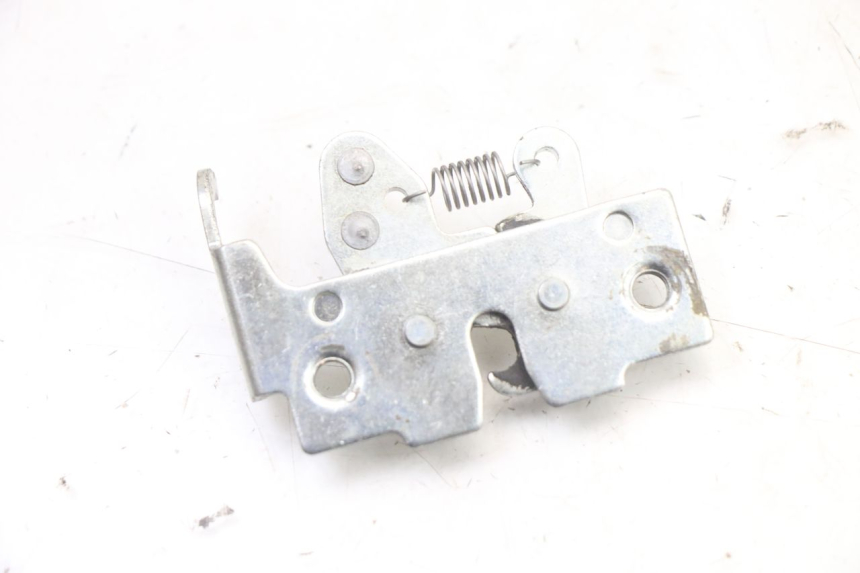 photo de SERRURE SELLE PIAGGIO XEVO - X EVO 125 (2007 - 2017) - Zoom état d’usage