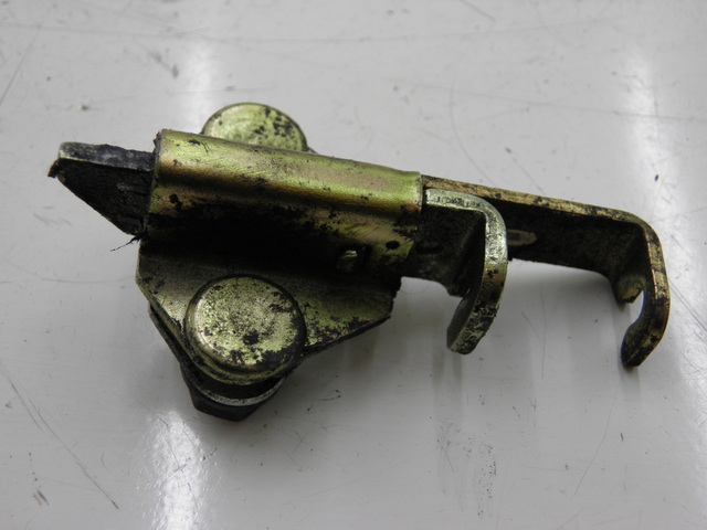 photo de SERRURE SELLE YAMAHA FZS FAZER 600 (1998 - 2001) - Vue principale