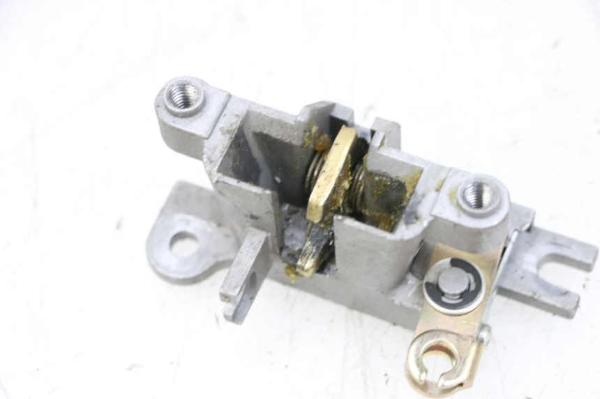 photo de SERRURE DE SELLE KYMCO AGILITY 4T 50 (2018 - 2022) - Détail de la pièce