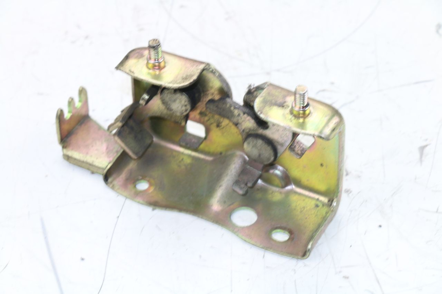 photo de SERRURE DE SELLE DAELIM S3 125 (2010 - 2017)